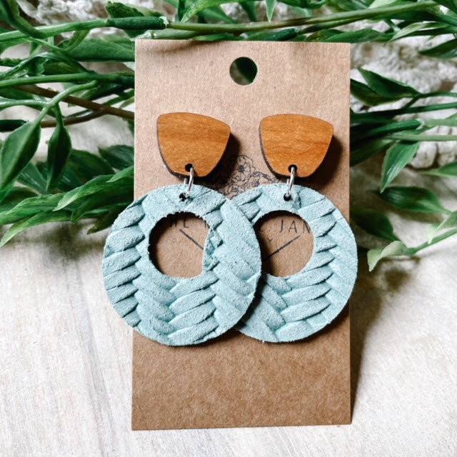 Leather Circle w/ Wood Stud